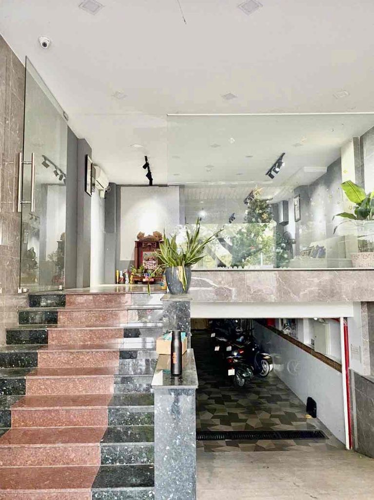 Mặt bằng mặt tiền đường Hồng Hà Sân Bay 90m2 !!!!