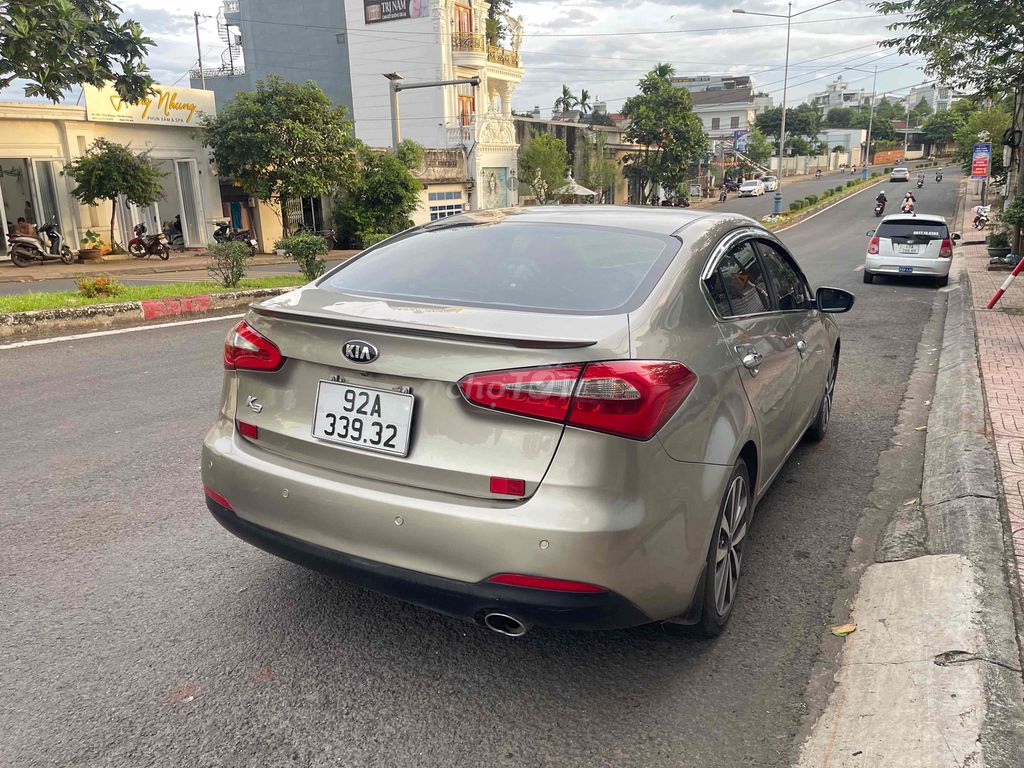 Kia K3 Vàng cát Số tự động 5 chỗ. Mua bán Ô tô tại Thành phố Buôn Ma Thuột Đắk Lắk được đăng bởi văn an hình 2