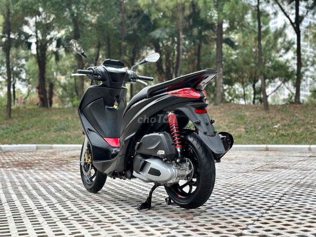 Piaggio Medley S ABS 2024 Đen. Mua bán Xe máy tại Quận Cầu Giấy Hà Nội được đăng bởi Tuấn Việt Motor hình 3