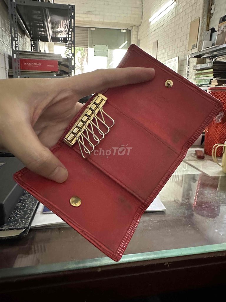 Mới đẹp bao da đựng móc chìa khoá Louis Vuitton