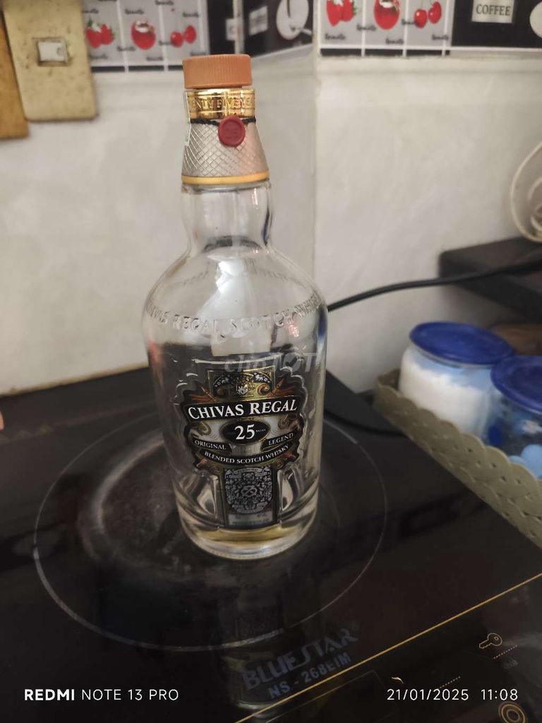 Thanh lý gấp vỏ chai Chivas Regal 25 năm