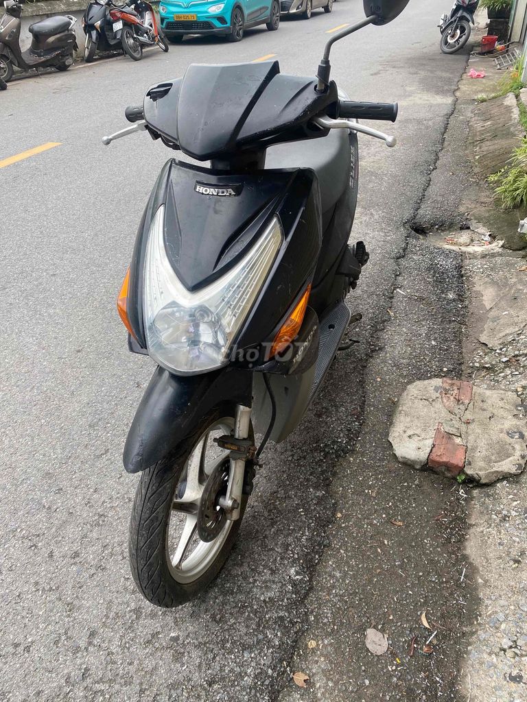 xe Click máy móc nguyên bản cần bán. Mua bán Xe máy tại Quận Long Biên Hà Nội được đăng bởi duy hình 2