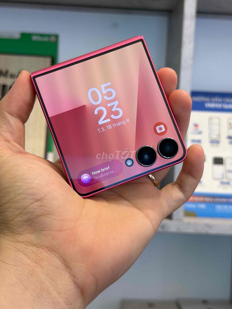 Samsung Z Flip7 512GB Đỏ Coral 2 SIM. Mua bán Điện thoại tại Quận 3 Tp Hồ Chí Minh được đăng bởi 2 Hand STORE  hình 1