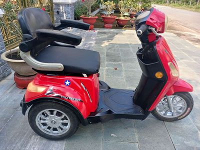 Xe điện 3 bánh màu đỏ còn rất tốt. Mua bán Xe điện tại Thị xã Bến Cát Bình Dương được đăng bởi Nguyễn Thị ngoan