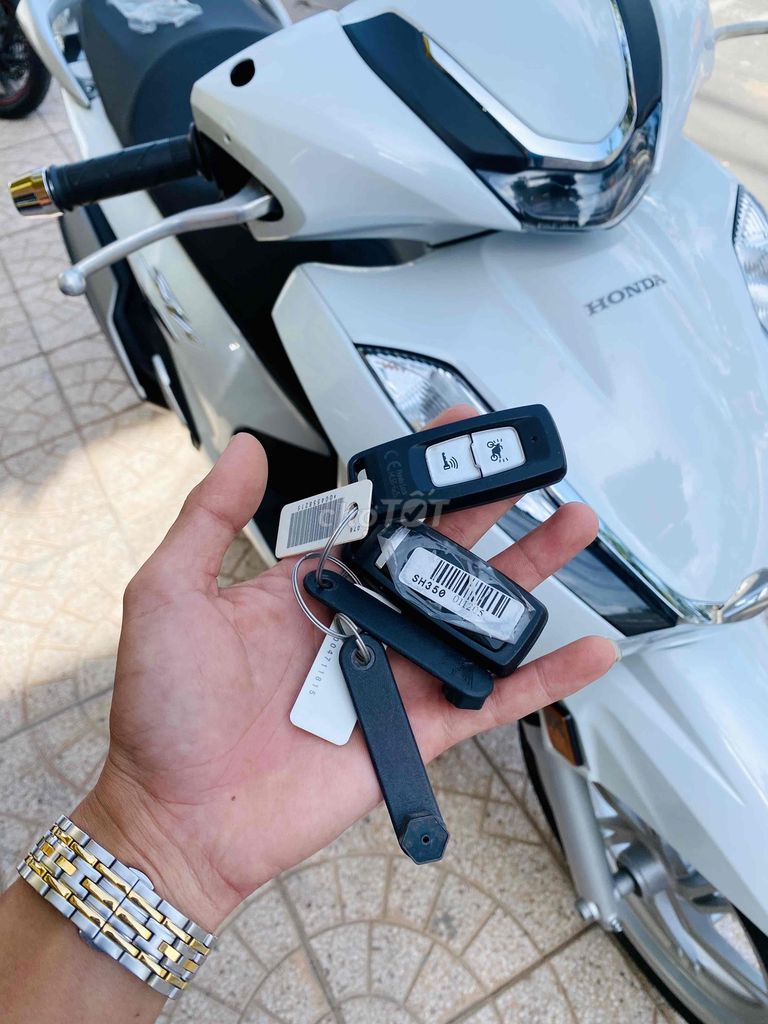 SH 350 nhập ý siêu lướt 3k km chuẩn zin như mới✅. Mua bán Xe máy tại Quận Ninh Kiều Cần Thơ được đăng bởi Hiếu Xe máy Tân Liên Hưng 2 hình 6