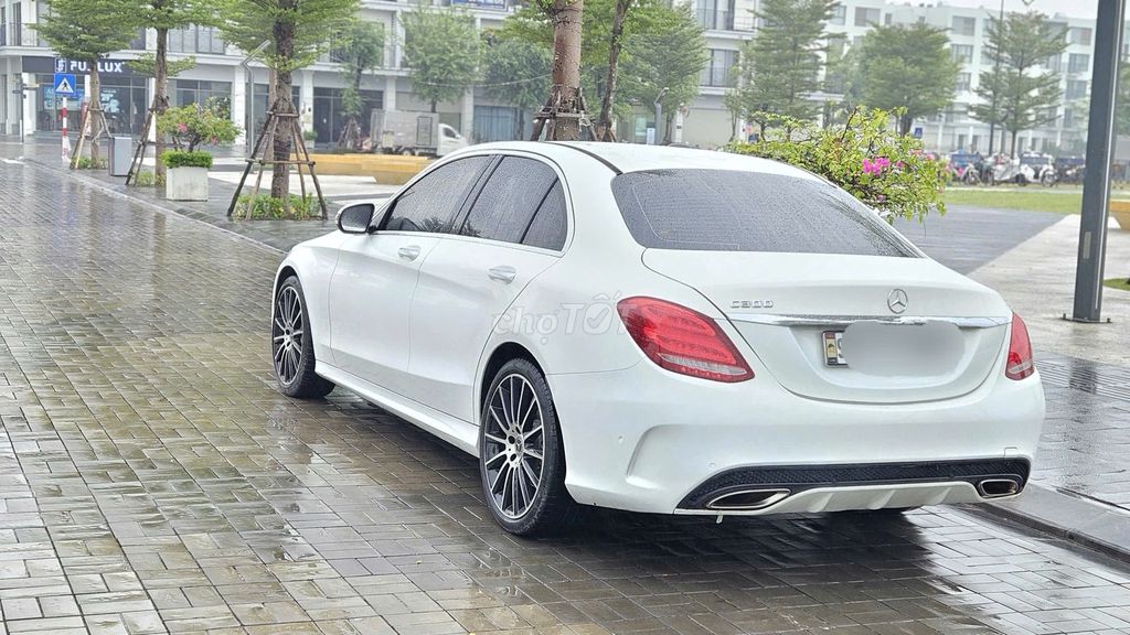 Mercedes-Benz C300 Trắng 2017. Mua bán Ô tô tại Quận Hà Đông Hà Nội được đăng bởi Lê Tấn hình 2