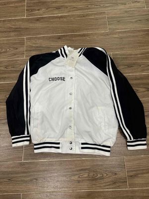 Áo khoac kiểu bomber. Mua bán Quần áo tại Thành phố Thủ Đức Tp Hồ Chí Minh được đăng bởi Nguyễn Tấn Lực