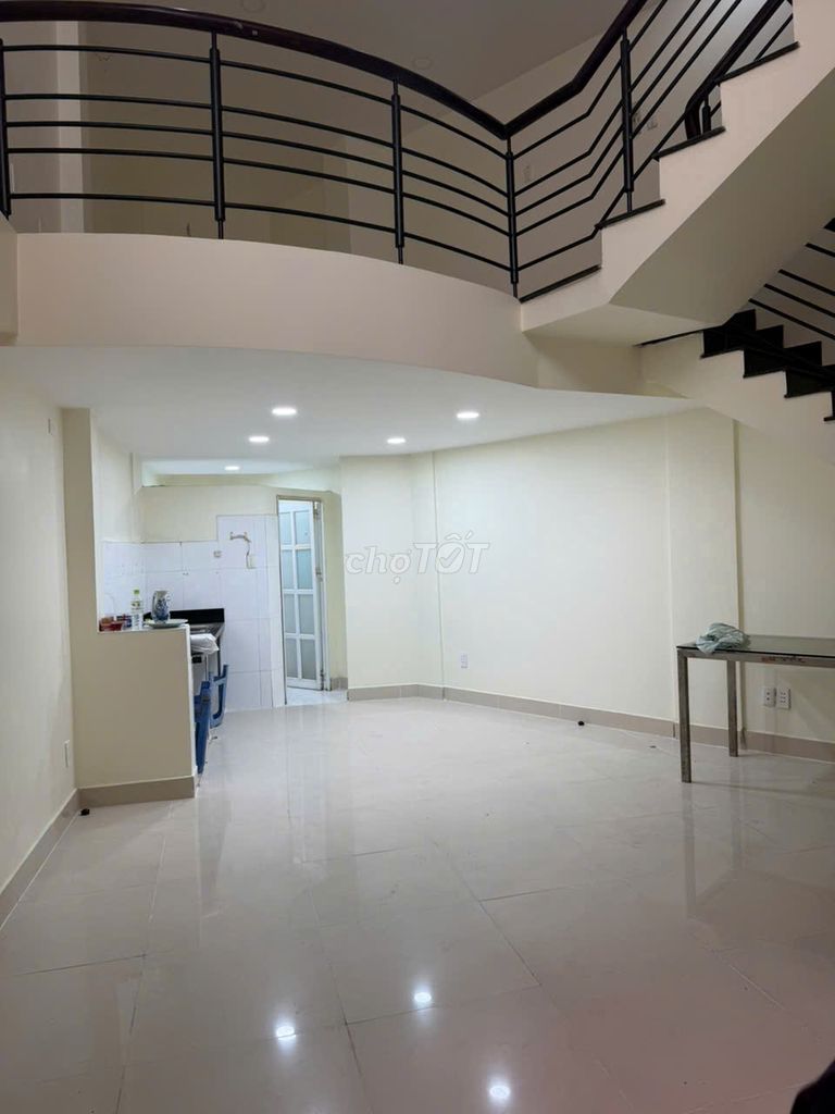 nhà 3 PHÒNG NGỦ 3,3x10 Hoà Hảo. hẻn rộng