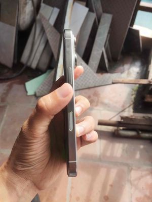 Iphone 16 Pro 128GB Quốc tế. màu titan. Mua bán Điện thoại tại Quận Đống Đa Hà Nội được đăng bởi din vo duc
