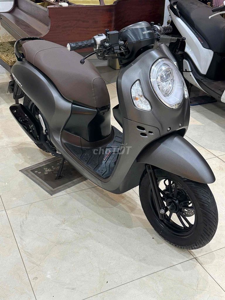МОТОЦИКЛ 68 - Honda Scoopy 2024 Коричнево-серый Smartkey