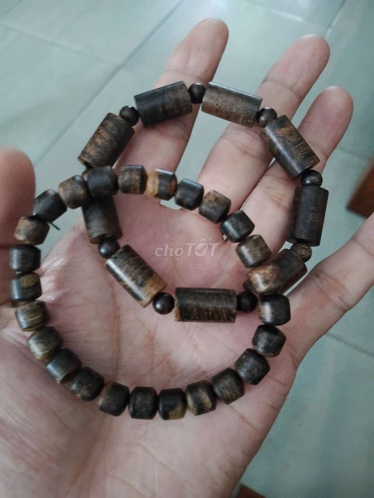 Vòng trầm hương 8 li, 9 li Nâu. Mua bán Phụ kiện thời trang khác tại Quận Liên Chiểu Đà Nẵng được đăng bởi Cu hình 1