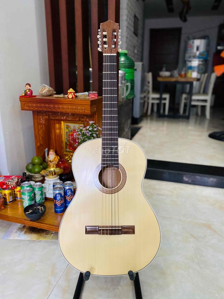 Thanh lý guitar classic mới gỗ thịt hồng đào