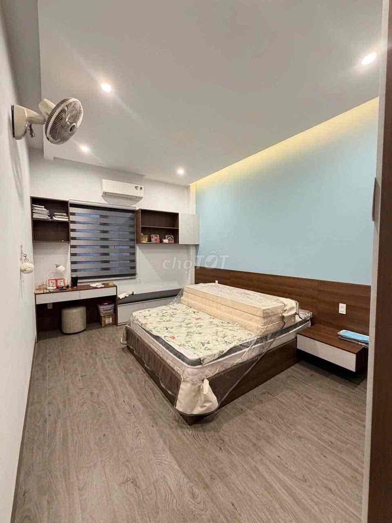 Аренда · 4 комн. · 90 м² · Quận Hải Châu, ул. Đường Hà Huy Giáp