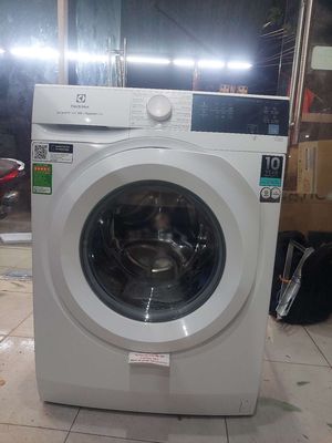 Máy giặt trưng bày Electrolux inverter 10kg bh2năm