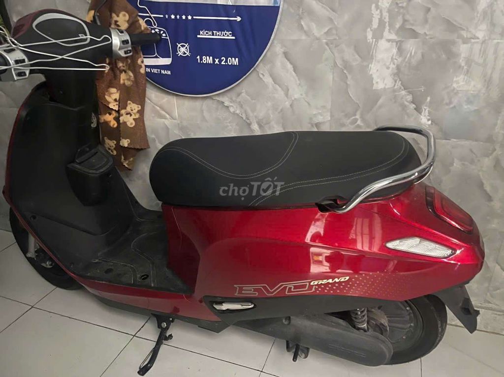 Электроскутер EVO Grand, красный, пробег 4000 км