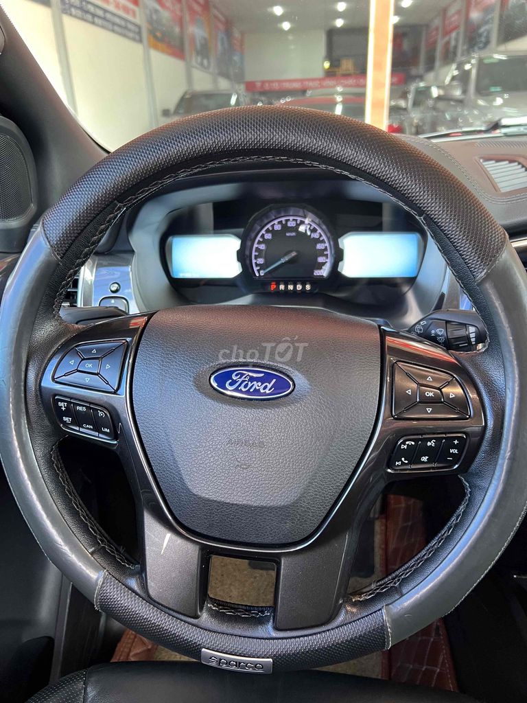 Ford Everest 2019 Titanium 2.0L 4x2 AT - 81000 km. Mua bán Ô tô tại Thị Xã Buôn Hồ Đắk Lắk được đăng bởi Daihunghienphat hình 6