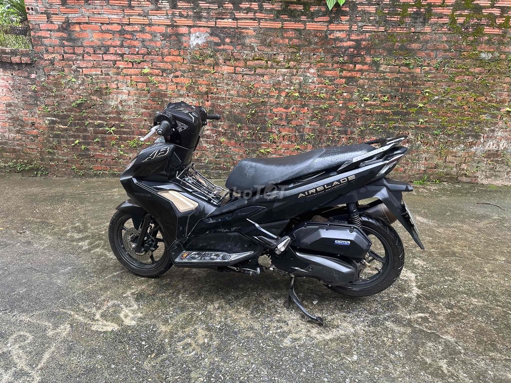 Honda Air Blade 125 2023 черный 24522 км