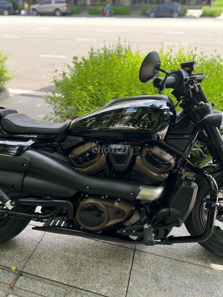 SPORTSTER S 2022 MÀU ĐEN CÒN BẢO HÀNH NHƯ XE MỚI