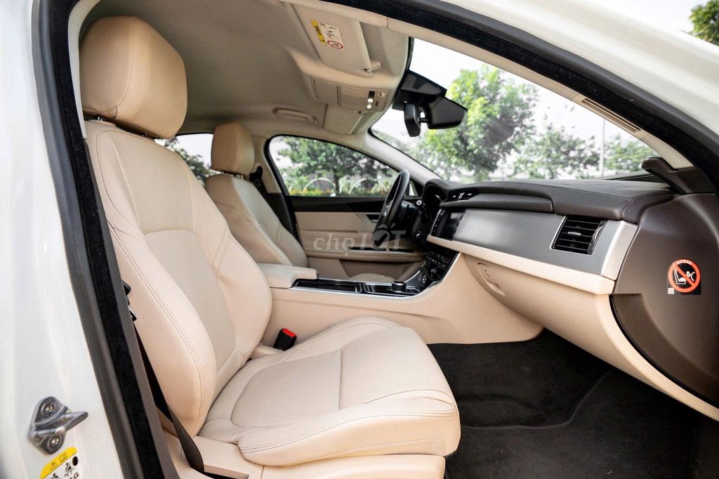 Jaguar XF 2016 PURE Trắng - 1 Chủ Từ Đầu. Mua bán Ô tô tại Quận 7 Tp Hồ Chí Minh được đăng bởi FatCar Auto hình 12