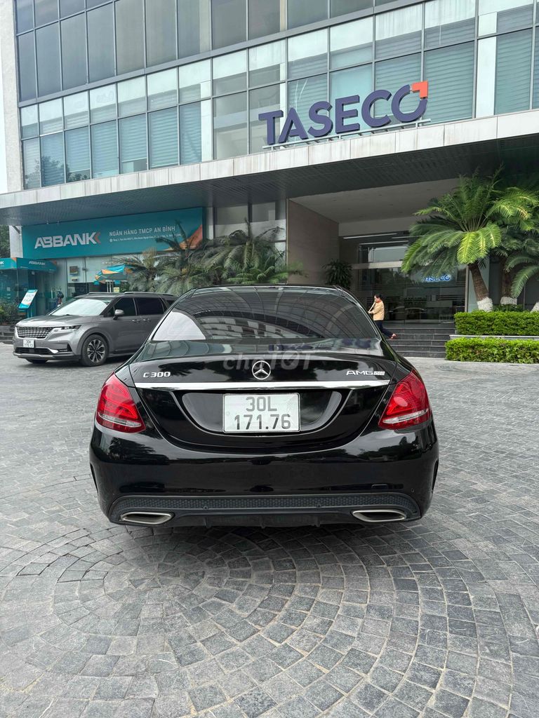 Chính chủ cần bán mer c300. Mua bán Ô tô tại Quận Tây Hồ Hà Nội được đăng bởi Tuyết hình 6