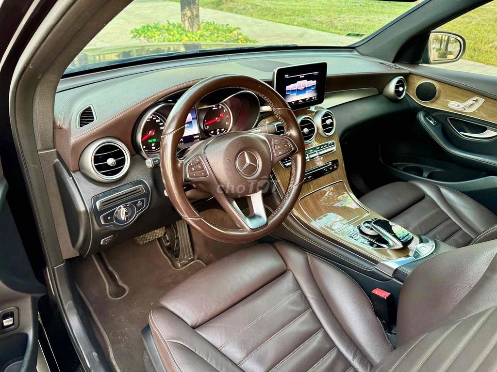 Mercedes Benz GLC Class 2017 250 - 87000 km. Mua bán Ô tô tại Quận Hoàng Mai Hà Nội được đăng bởi Nguyễn Bách Việt hình 10