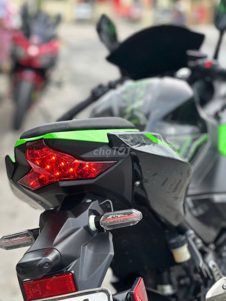 Kawasaki Ninja 400 biển 29 có trả góp trao đổi ✅. Mua bán Xe máy tại Quận Thanh Xuân Hà Nội được đăng bởi Phú Lý hình 12