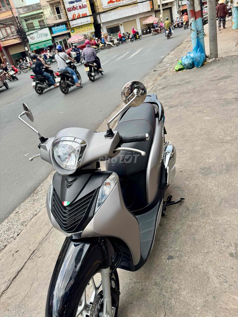 Honda SH Mode 2015 Xám đen. Mua bán Xe máy tại Thành phố Biên Hòa Đồng Nai được đăng bởi XE MÁY CŨ THÀNH MỸ  hình 2
