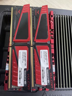 RAM DDR4/8GB/BUSS2400 TẢN THÉP