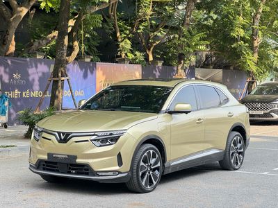 VF8 Plus 2022 thuê Pin tiên phong đẹp xuất sắc