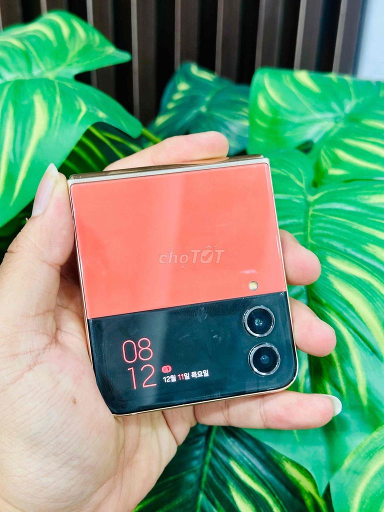 Sam Sung Galaxy Zflip 4 8GB/256GB Vàng 99% ZIN. Mua bán Điện thoại tại Quận 10 Tp Hồ Chí Minh được đăng bởi iStockHCM hình 3