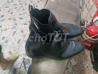 Giày bốt nam màu đen size 42. Mua bán Giày dép tại Quận Tân Bình Tp Hồ Chí Minh được đăng bởi Wang long  hình 1