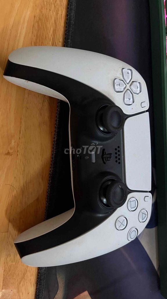 Tay cầm chơi game Sony DualSense PS5 Trắng cũ. Mua bán Thiết bị chơi game tại Huyện Bù Gia Mập Bình Phước được đăng bởi Triệu Phước Lộc hình 1