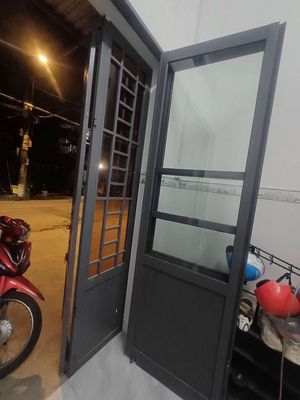 Cửa nhôm kính. Mua bán Nội thất, đồ gia dụng khác tại Quận Bình Thạnh Tp Hồ Chí Minh được đăng bởi Tu Yen