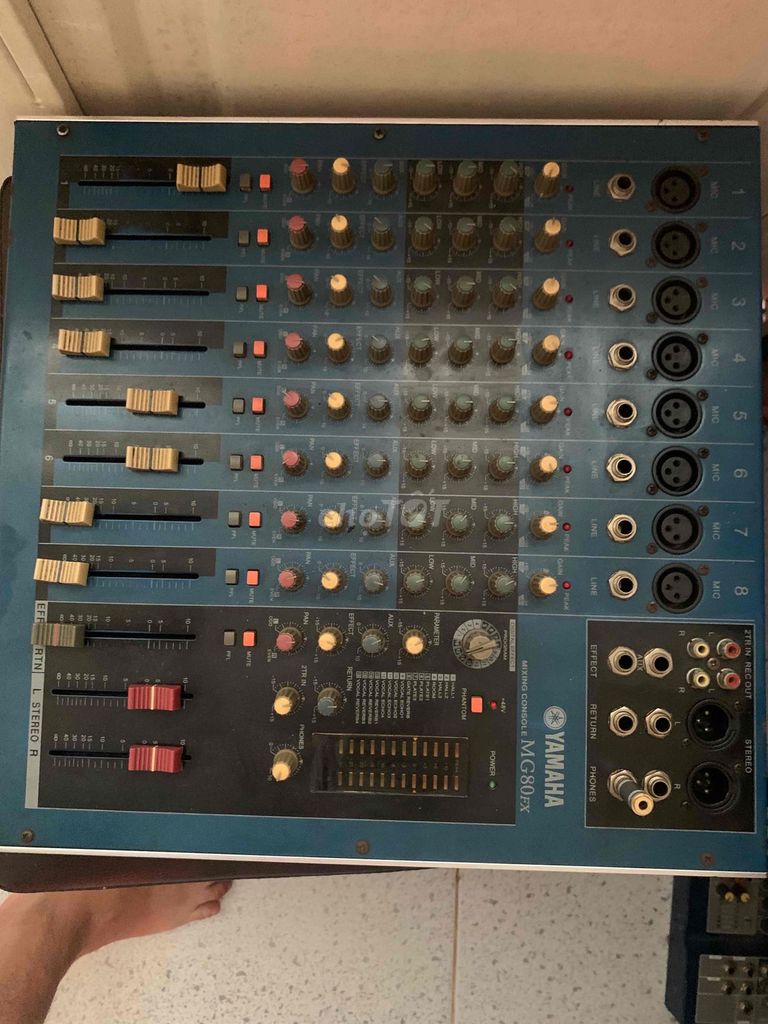 Bàn trộn âm thanh Yamaha MC80fx. Mua bán Nhạc cụ tại Thành phố Vĩnh Long Vĩnh Long được đăng bởi Nguyễn van hau hình 1