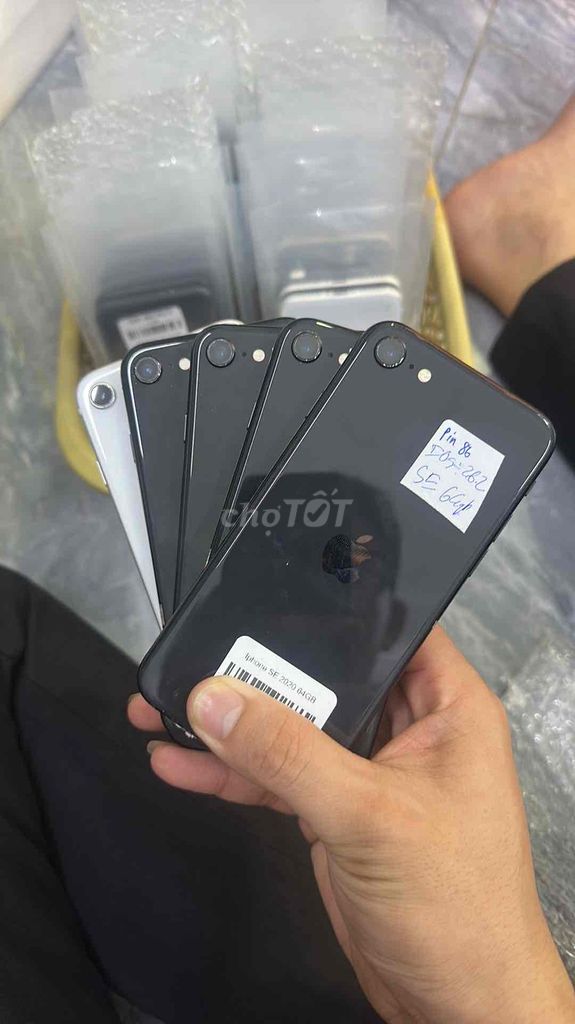 Apple iPhone SE 2020 64GB Đen. Mua bán Điện thoại tại Quận 4 Tp Hồ Chí Minh được đăng bởi Gia Nguyễn hình 1