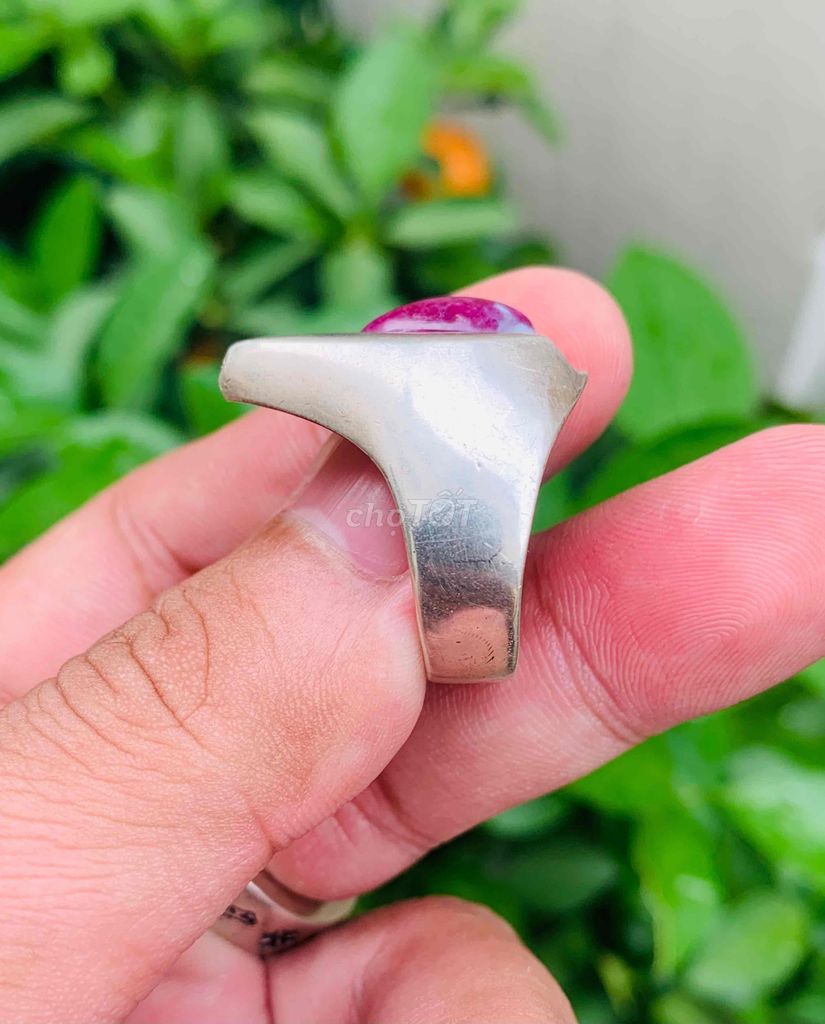 Nhẫn vạc ngoại ốp đá ruby..
