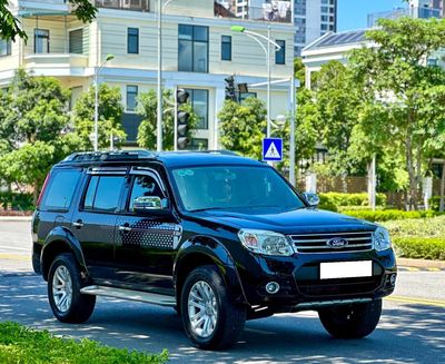 Cần bán Ford Everest 2016, màu đen, tự động, dầu.