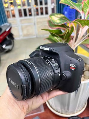 Canon T5 / 1200D + len