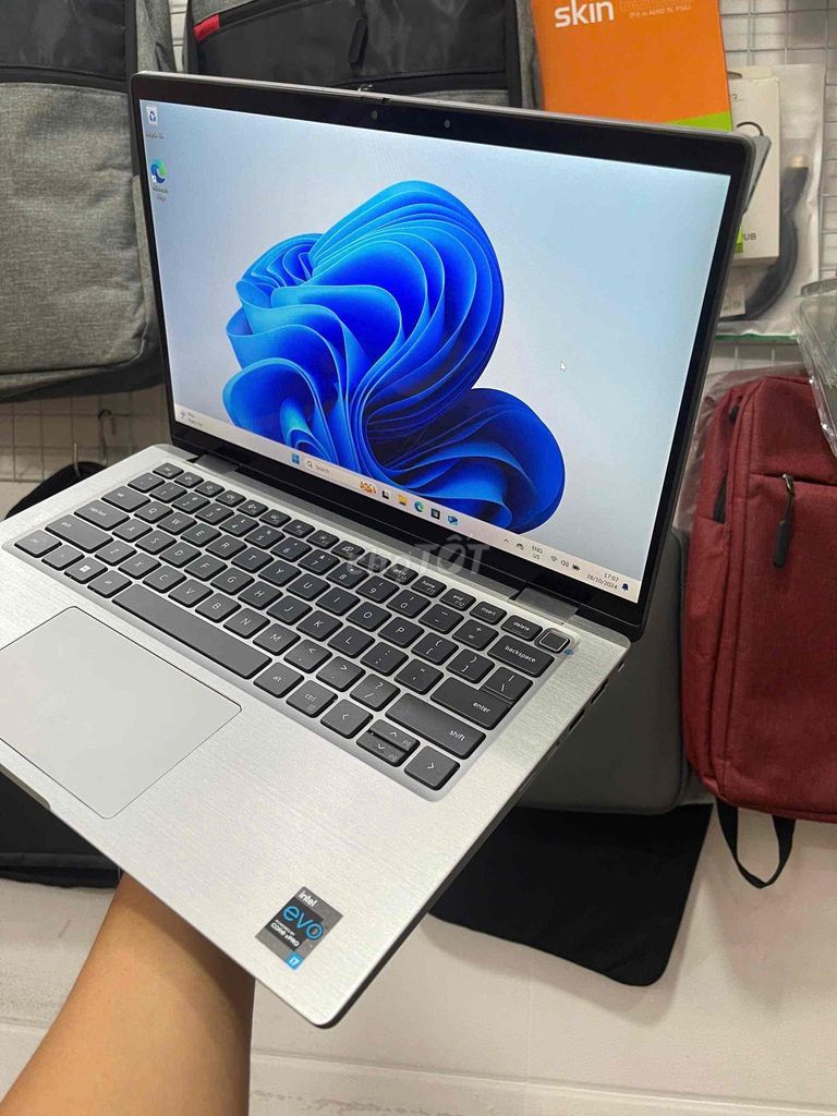 latitude dell 2 in 1 vỏ nhôm core i7 X360 sx 2022