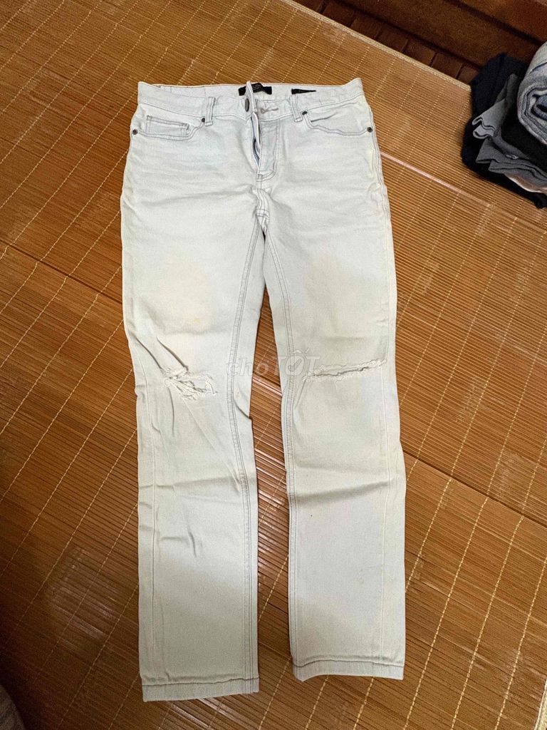 Quần jean unisex Vải Trắng. Mua bán Quần áo tại Quận Hai Bà Trưng Hà Nội được đăng bởi Tan Nguyen hình 1