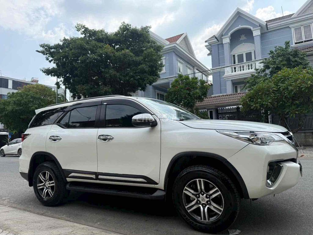 Toyota Fortuner 2020 белый автомат 88 300 км