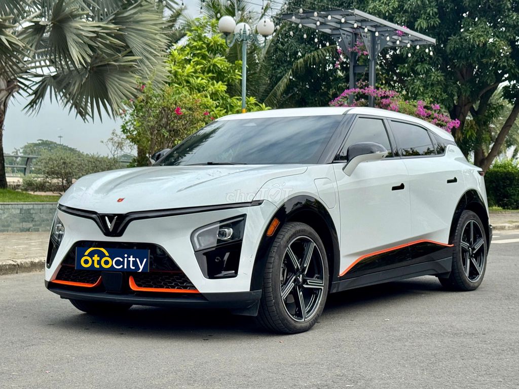 VinFast VF7 Plus 2024 - Trắng - 2v5km - Mua pin. Mua bán Ô tô tại Thành phố Thủ Đức Tp Hồ Chí Minh được đăng bởi OTOCITY hình 1