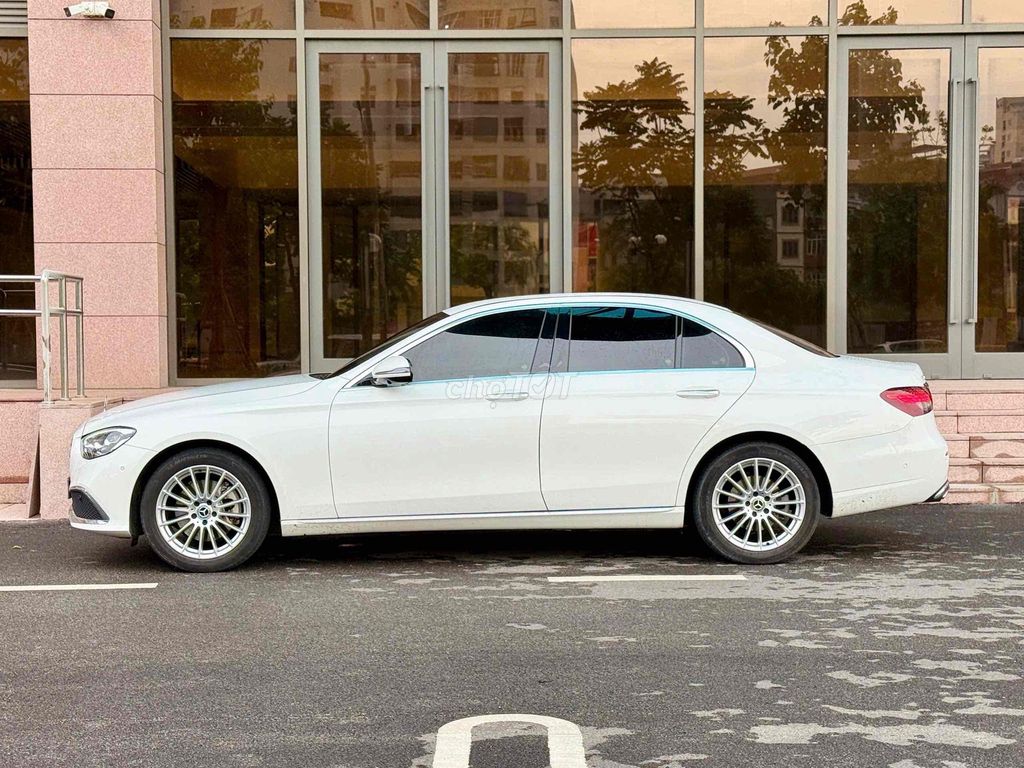 Mercedes Benz E200 Exclusive 2022 bản V1. Mua bán Ô tô tại Quận 7 Tp Hồ Chí Minh được đăng bởi Thế Giới Xe Đức Sài Gòn hình 3