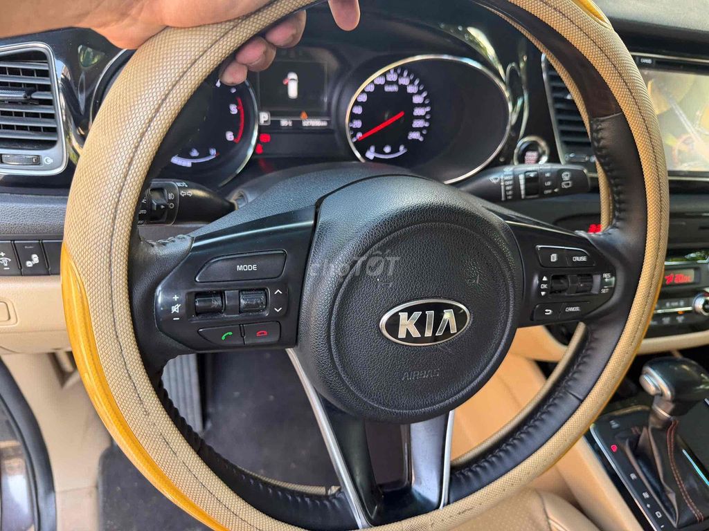 Kia Sedona Full 2018, масло, коричневое