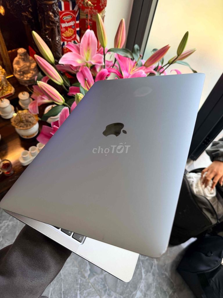 Apple MacBook Pro 2020 i5 16GB/512GB. Mua bán Laptop tại Thành phố Buôn Ma Thuột Đắk Lắk được đăng bởi Lê Văn Hiếu hình 1