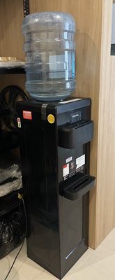 Cây nước nóng lạnh tặng bình - Quận 9. Mua bán Nội thất, đồ gia dụng khác tại Thành phố Thủ Đức Tp Hồ Chí Minh được đăng bởi Lê Như Thảo