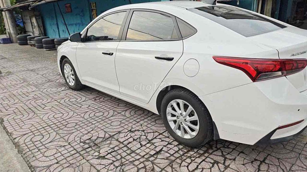 Hyundai Accent 2019 Số sàn bản đủ bao zin chếch