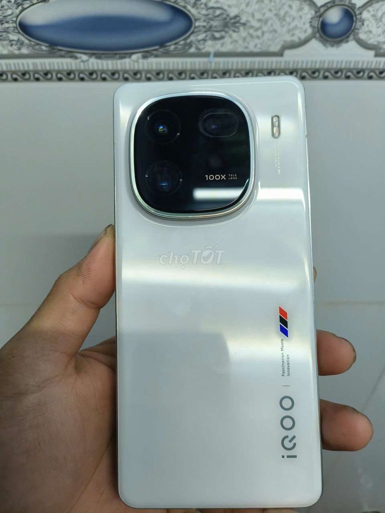 iQOO 12 256GB Trắng 98%. Mua bán Điện thoại tại Quận 8 Tp Hồ Chí Minh được đăng bởi Harry Bọt Bèo hình 1