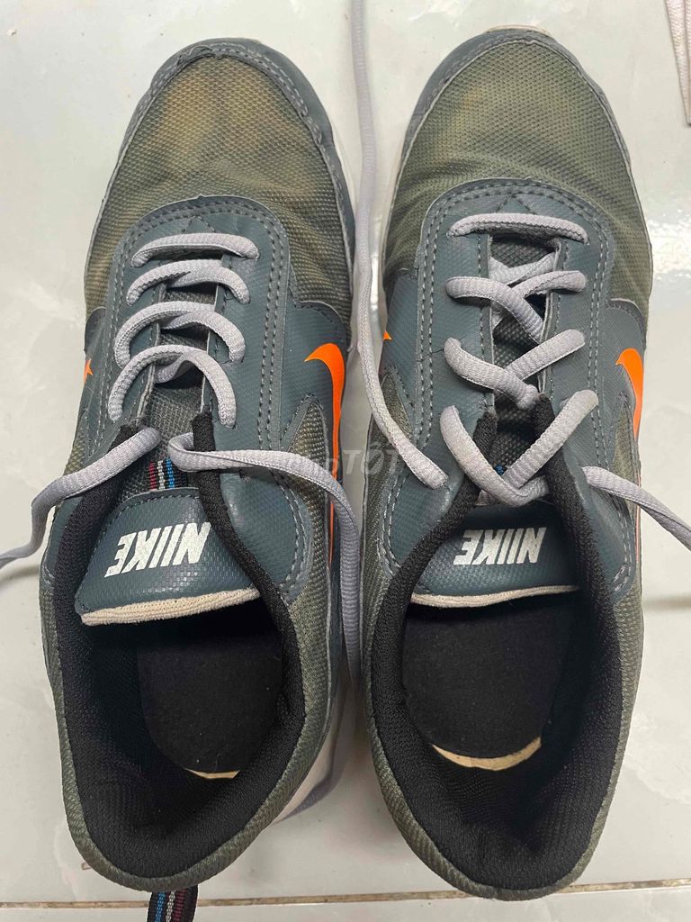 Giày thể thao Nike Xám size 39. Mua bán Giày dép tại Quận 8 Tp Hồ Chí Minh được đăng bởi Tommy hình 1