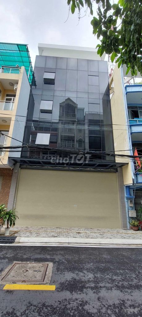 Cho thuê tòa nhà 8x15m 5 tầng liền kề Phú Mỹ Hưng, Quận 7